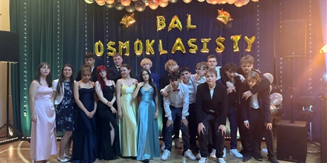Powiększ grafikę: bal-osmoklasisty-702964.jpg