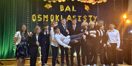 Powiększ grafikę: bal-osmoklasisty-702967.jpg