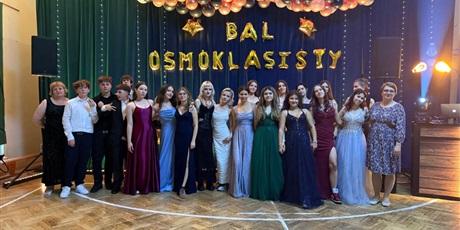 Powiększ grafikę: bal-osmoklasisty-702969.jpg