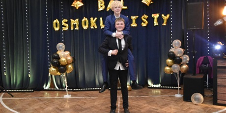 Powiększ grafikę: bal-osmoklasisty-702997.jpg