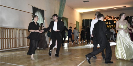 Powiększ grafikę: bal-osmoklasisty-702998.jpg