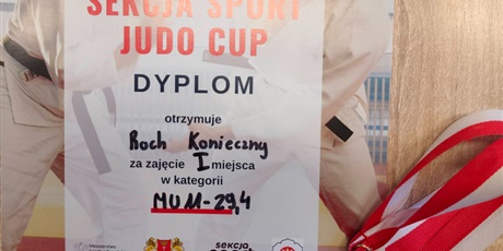 Powiększ grafikę: brawo-roch-682764.jpg