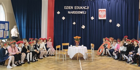 Powiększ grafikę: DZIEŃ EDUKACJI NARODOWEJ