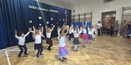Powiększ grafikę: dzien-edukacji-narodowej-646149.jpg