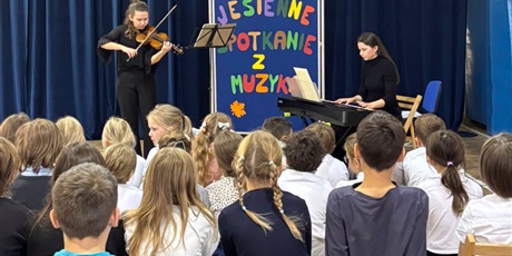 Powiększ grafikę: jesienne-spotkanie-z-muzyka-715223.jpg