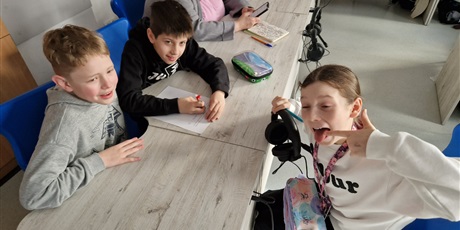 Powiększ grafikę: miedzynarodowy-dzien-jezyka-ojczystego-w-naszej-szkole-679719.jpg