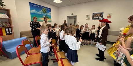 Powiększ grafikę: PASOWANIE NA CZYTELNIKA