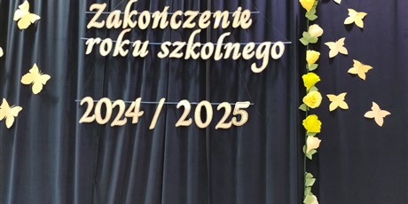 Powiększ grafikę: POŻEGNANIE KLAS 8
