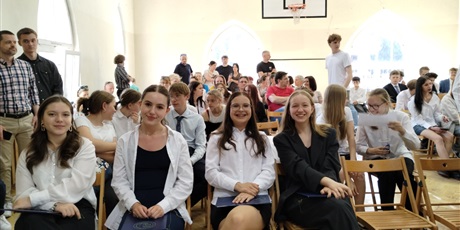 Powiększ grafikę: POŻEGNANIE KLAS 8
