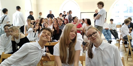 Powiększ grafikę: POŻEGNANIE KLAS 8
