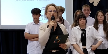 Powiększ grafikę: POŻEGNANIE KLAS 8