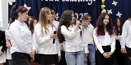 Powiększ grafikę: POŻEGNANIE KLAS 8