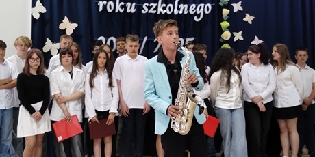 Powiększ grafikę: pozegnanie-klas-8-629869.jpg