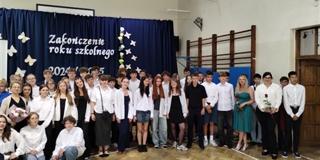 Powiększ grafikę: POŻEGNANIE KLAS 8