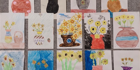 Powiększ grafikę: Prace wykonane przez uczniów inspirowane twórczością Van Gogha