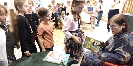 Powiększ grafikę: SPOTKANIE AUTORSKIE Z ANNĄ CZERWIŃSKĄ-RYDEL