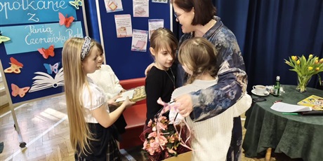 Powiększ grafikę: SPOTKANIE AUTORSKIE Z ANNĄ CZERWIŃSKĄ-RYDEL