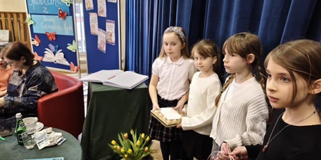 Powiększ grafikę: SPOTKANIE AUTORSKIE Z ANNĄ CZERWIŃSKĄ-RYDEL