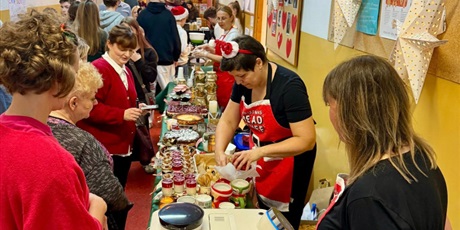 Powiększ grafikę: ŚWIĄTECZNY FESTYN RODZINNY