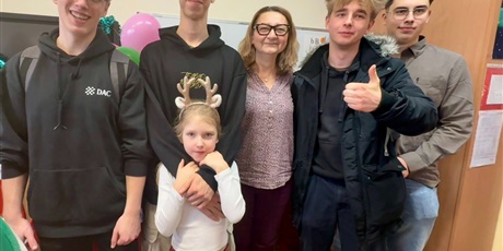 Powiększ grafikę: ŚWIĄTECZNY FESTYN RODZINNY