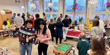 Powiększ grafikę: ŚWIĄTECZNY FESTYN RODZINNY