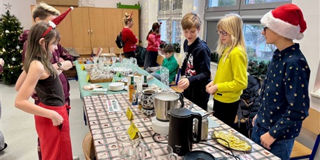 Powiększ grafikę: ŚWIĄTECZNY FESTYN RODZINNY