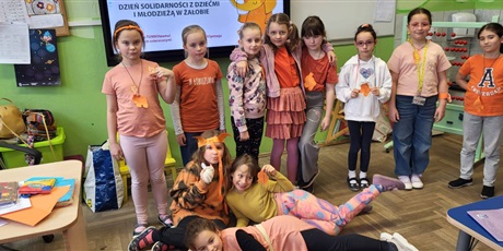 Powiększ grafikę: tumbo-pomaga-657034.jpg