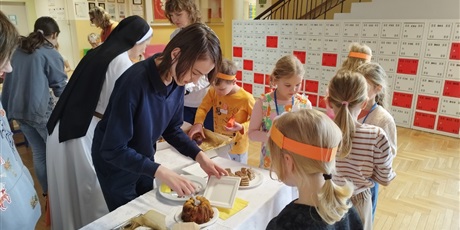 Powiększ grafikę: tumbo-pomaga-657043.jpg