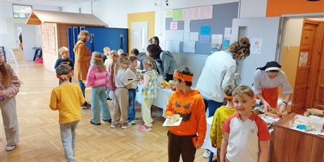 Powiększ grafikę: tumbo-pomaga-657045.jpg