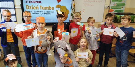 Powiększ grafikę: tumbo-pomaga-657046.jpg