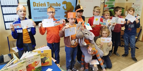 Powiększ grafikę: tumbo-pomaga-657048.jpg