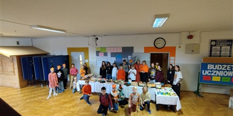 Powiększ grafikę: tumbo-pomaga-657054.jpg