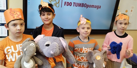 Powiększ grafikę: tumbo-pomaga-657063.jpg