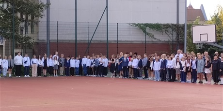 Powiększ grafikę: UROCZYSTE ROZPOCZĘCIE ROKU SZKOLNEGO 2025/2026