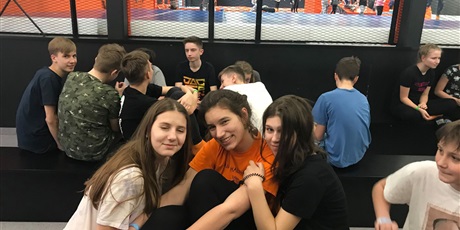 Powiększ grafikę: w-jump-city-48221.jpg