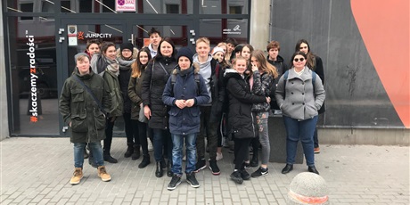Powiększ grafikę: w-jump-city-48223.jpg