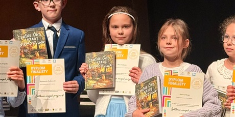 Powiększ grafikę: wielki-maraton-czytelniczy-laureaci-702387.jpg