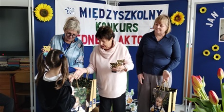 Powiększ grafikę: xviii-miedzyszkolny-konkurs-jednego-aktora-692471.jpg