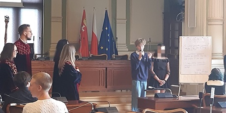 Powiększ grafikę: xxiv-sesja-dzieciecej-rady-miasta-697563.jpg