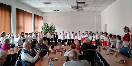 Powiększ grafikę: Z WIZYTĄ U SENIORÓW