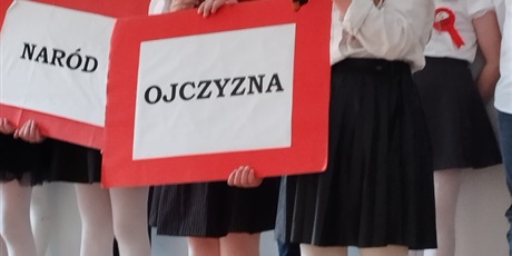 Powiększ grafikę: z-wizyta-u-seniorow-693762.jpg