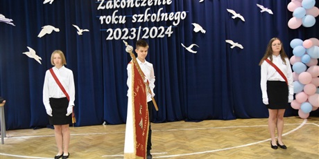 Powiększ grafikę: zakonczenie-roku-szkolnego-2023-24-546507.jpg